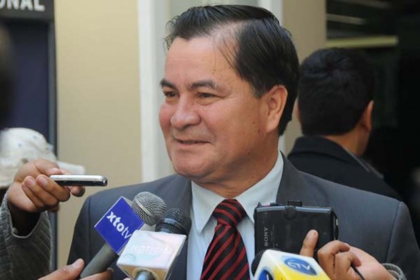 El senador de Convergencia Nacional (CN), Roger Pinto.